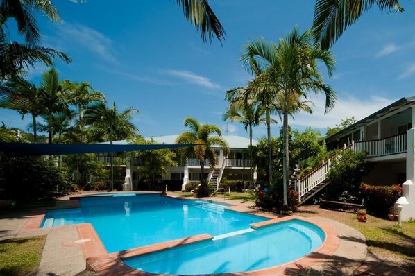 Outdoor pool, pool loungers