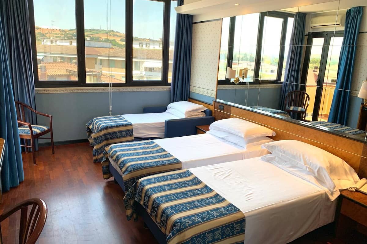 Family Room, Sea View | Minibar, free WiFi