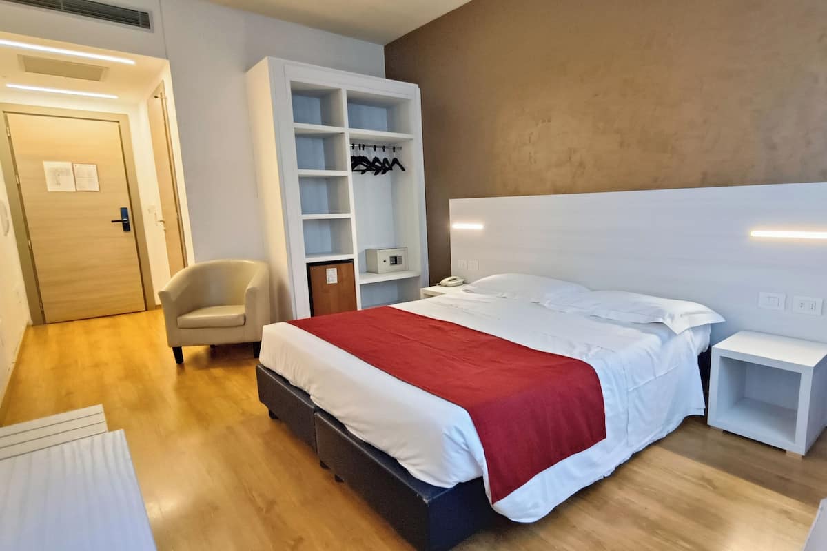 Minibar, in-room safe, desk, blackout drapes