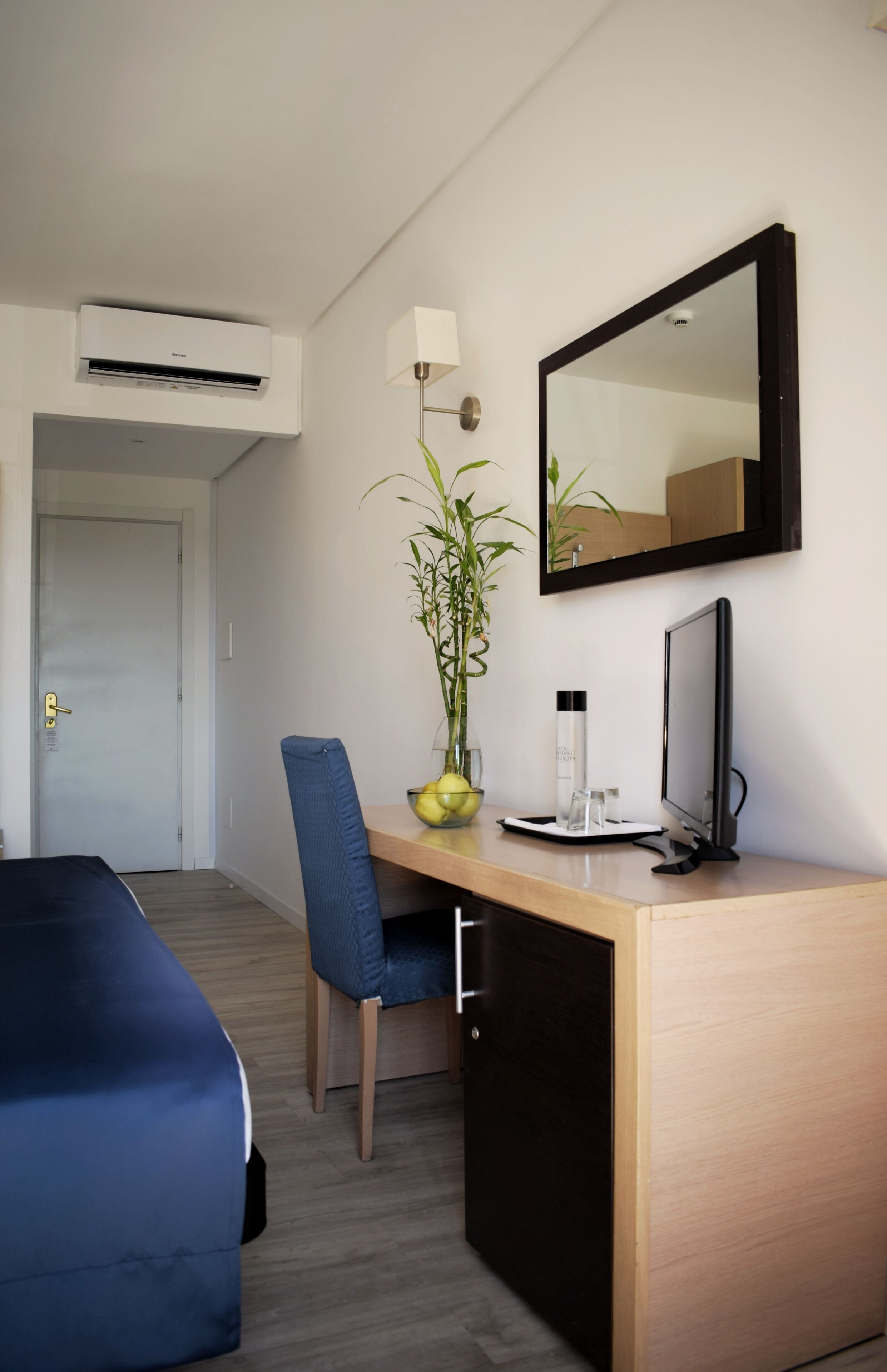 double room | minibar, in-room safe, desk, free cots/infant beds