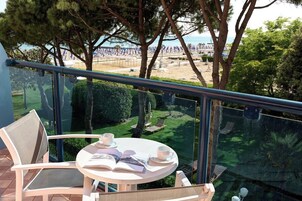 Petite Room | Vistas del balcón