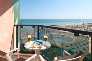 Habitación Deluxe doble, vistas parciales al mar | Vistas desde la habitación