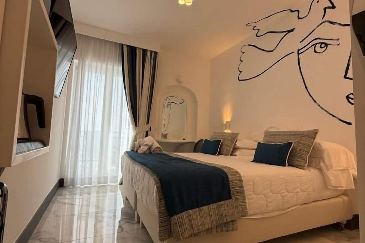 1 bedroom, premium bedding, memory foam beds, minibar