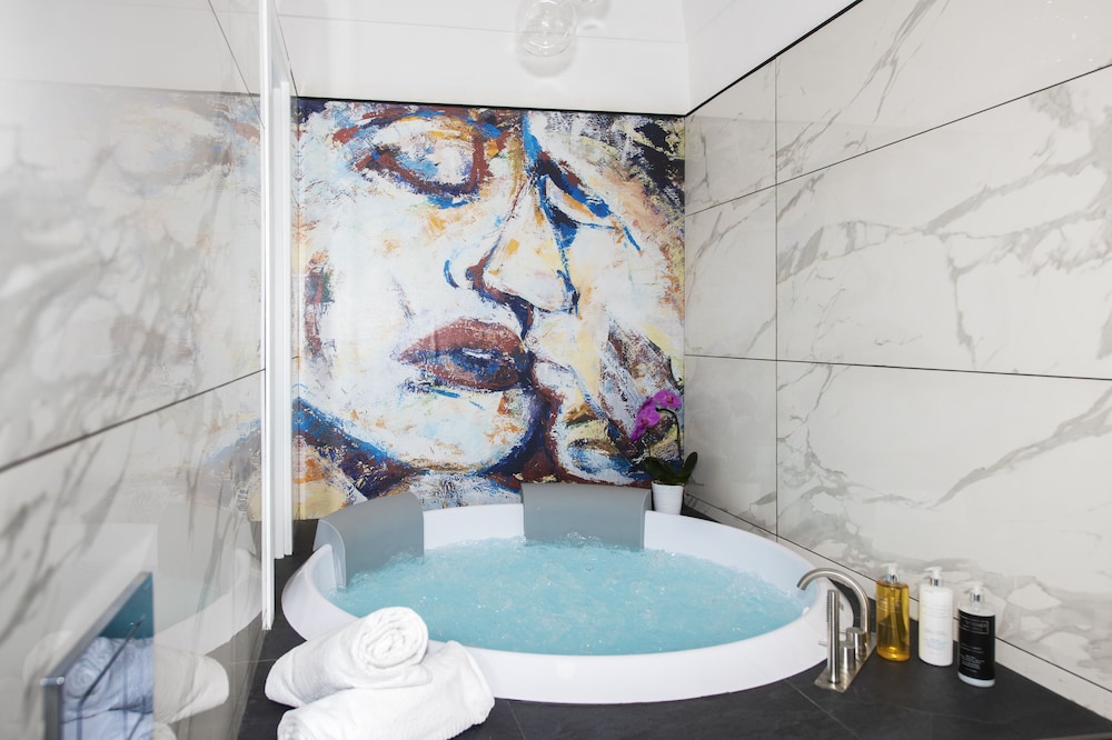 Art Hotel / Hotel Pasitea by null
