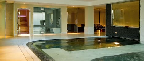 Baignoire à remous intérieure