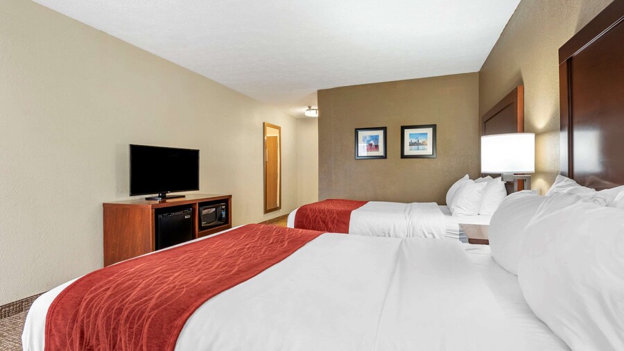 Comfort Inn & Suites Cincinnati Eastgate