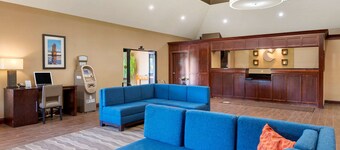 Comfort Inn & Suites Cincinnati Eastgate