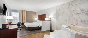 Comfort Inn & Suites Cincinnati Eastgate