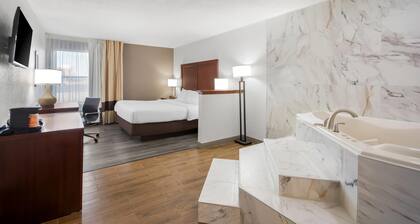 Comfort Inn & Suites Cincinnati Eastgate