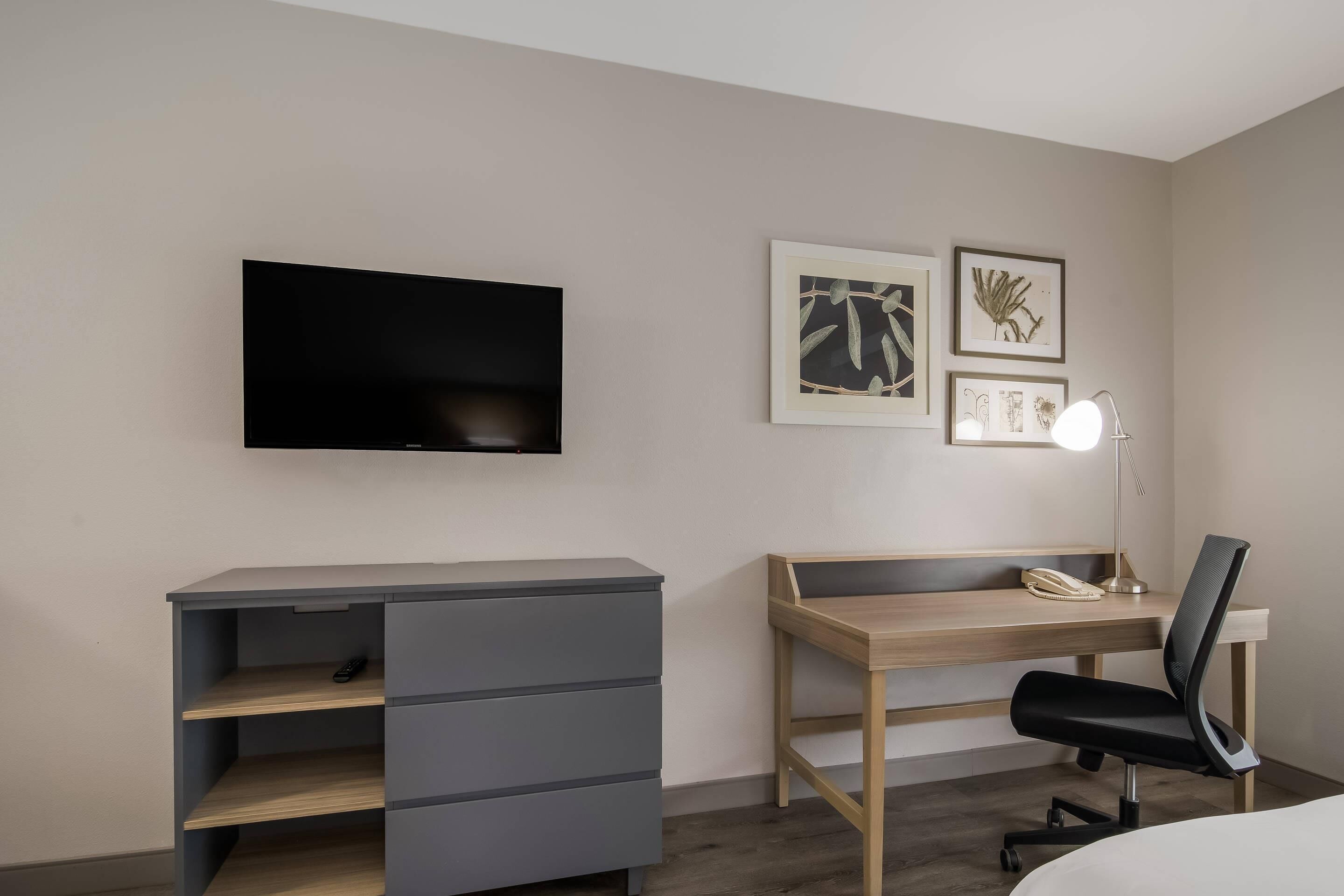 room, 2 queen beds, non smoking | 1 bedroom, desk, iron/ironing board, free cots/infant beds