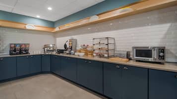 Free daily buffet breakfast