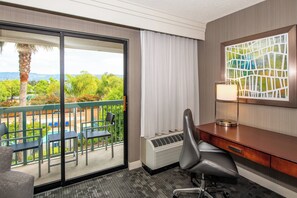 Premium bedding, in-room safe, desk, laptop workspace