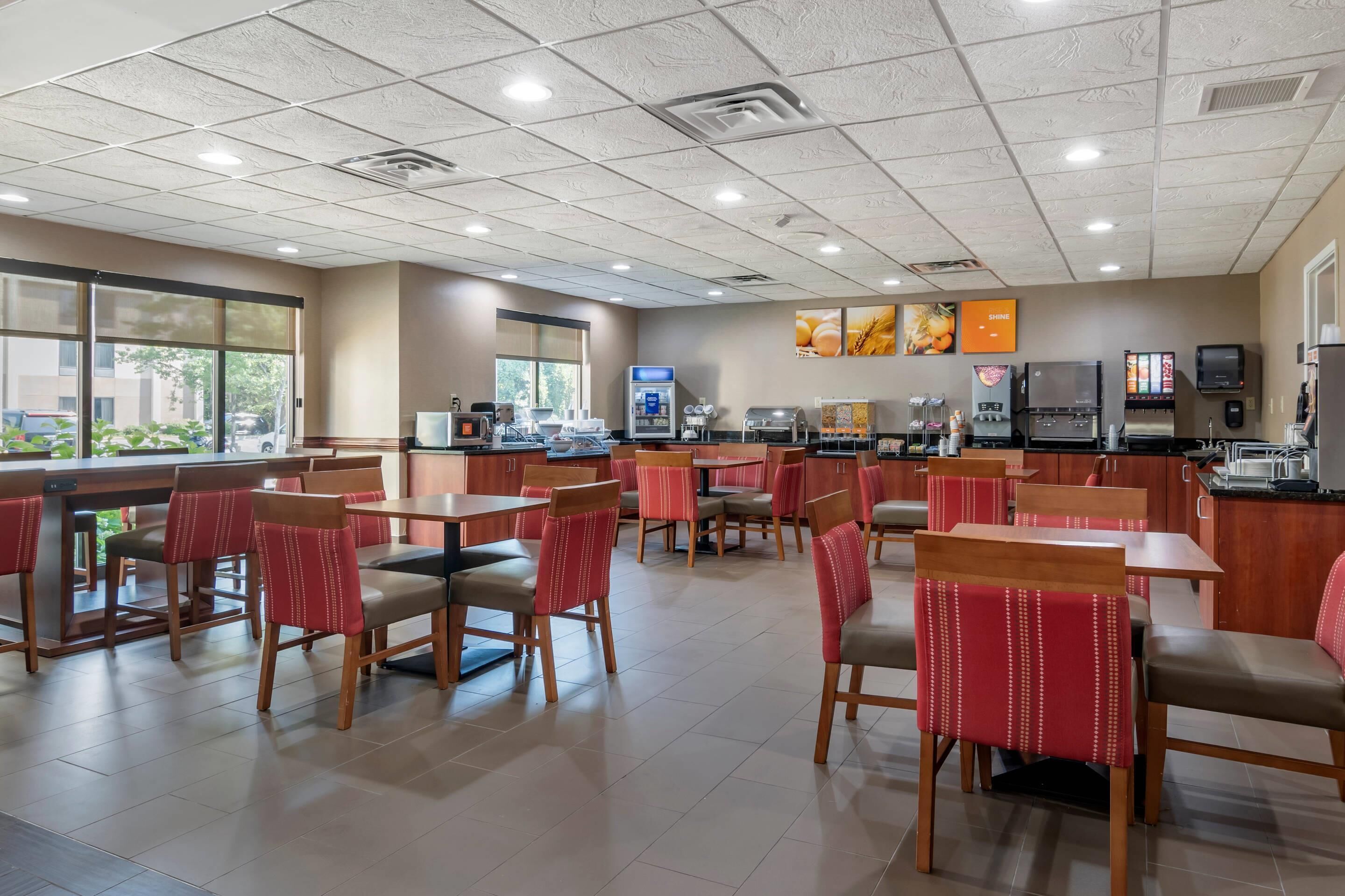 Free buffet breakfast 