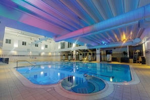 Indoor pool, pool loungers