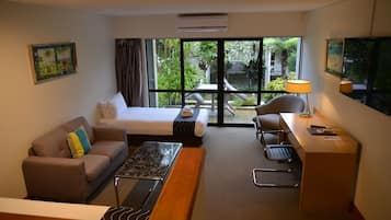 Superior Room | In-room safe, desk, iron/ironing board, free WiFi