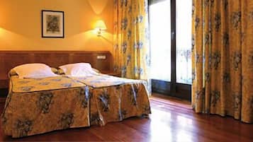 Standard Double Room, 1 Double Bed (Spa) | Minibar, in-room safe, desk, free cribs/infant beds