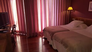 Standard Double Room, 1 Double Bed (Spa) | Minibar, in-room safe, desk, free cribs/infant beds