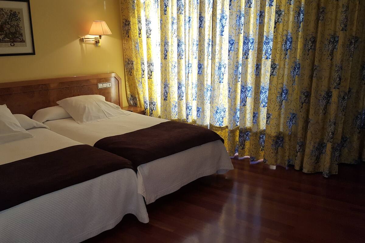 Standard Double Room, 1 Double Bed (Spa) | Minibar, in-room safe, desk, free cribs/infant beds