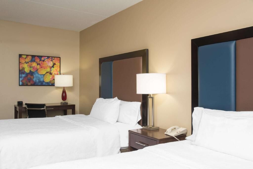 Daunenbettdecken, Pillowtop-Betten, Zimmersafe, Schreibtisch