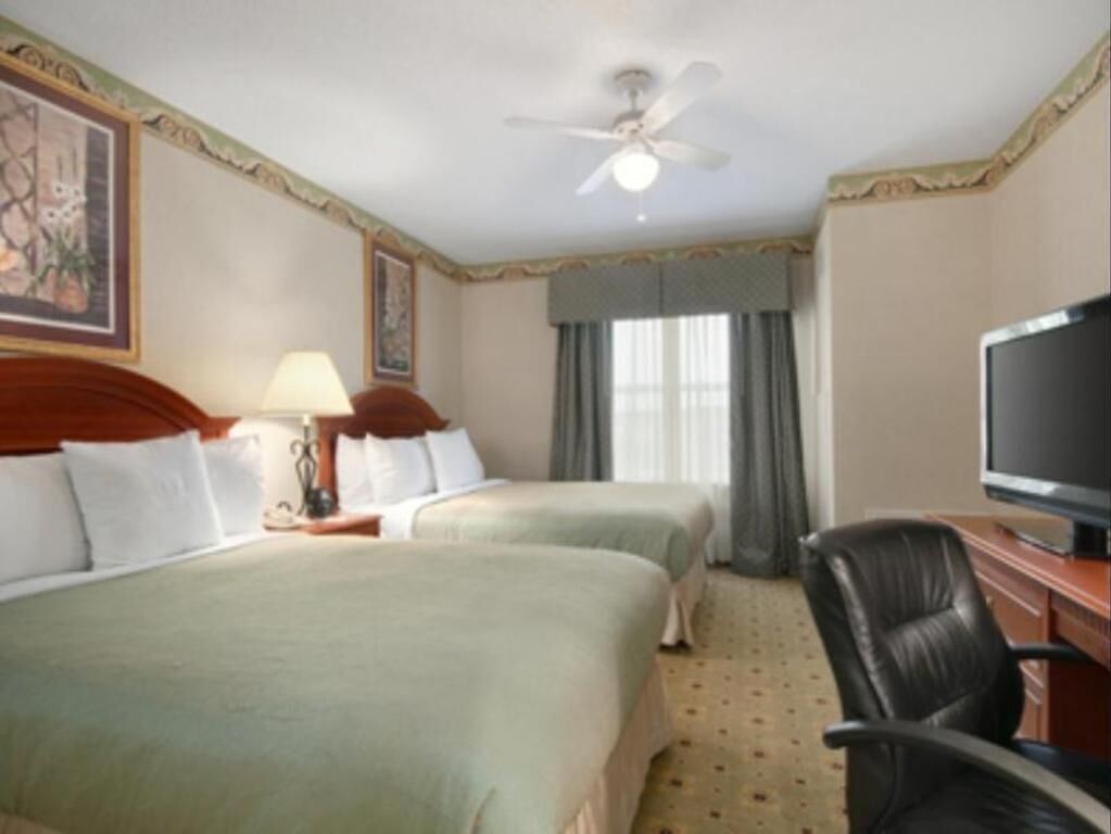 Daunenbettdecken, Pillowtop-Betten, Zimmersafe, Schreibtisch