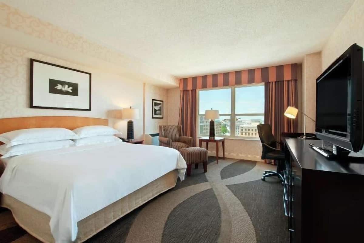 In-room safe, desk, blackout drapes, soundproofing