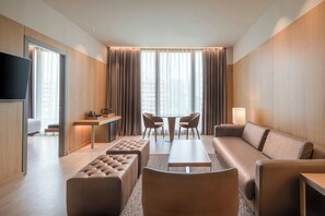 Flat-screen TV - AC Hotel Diagonal L'Illa by Marriott (Barcelona)