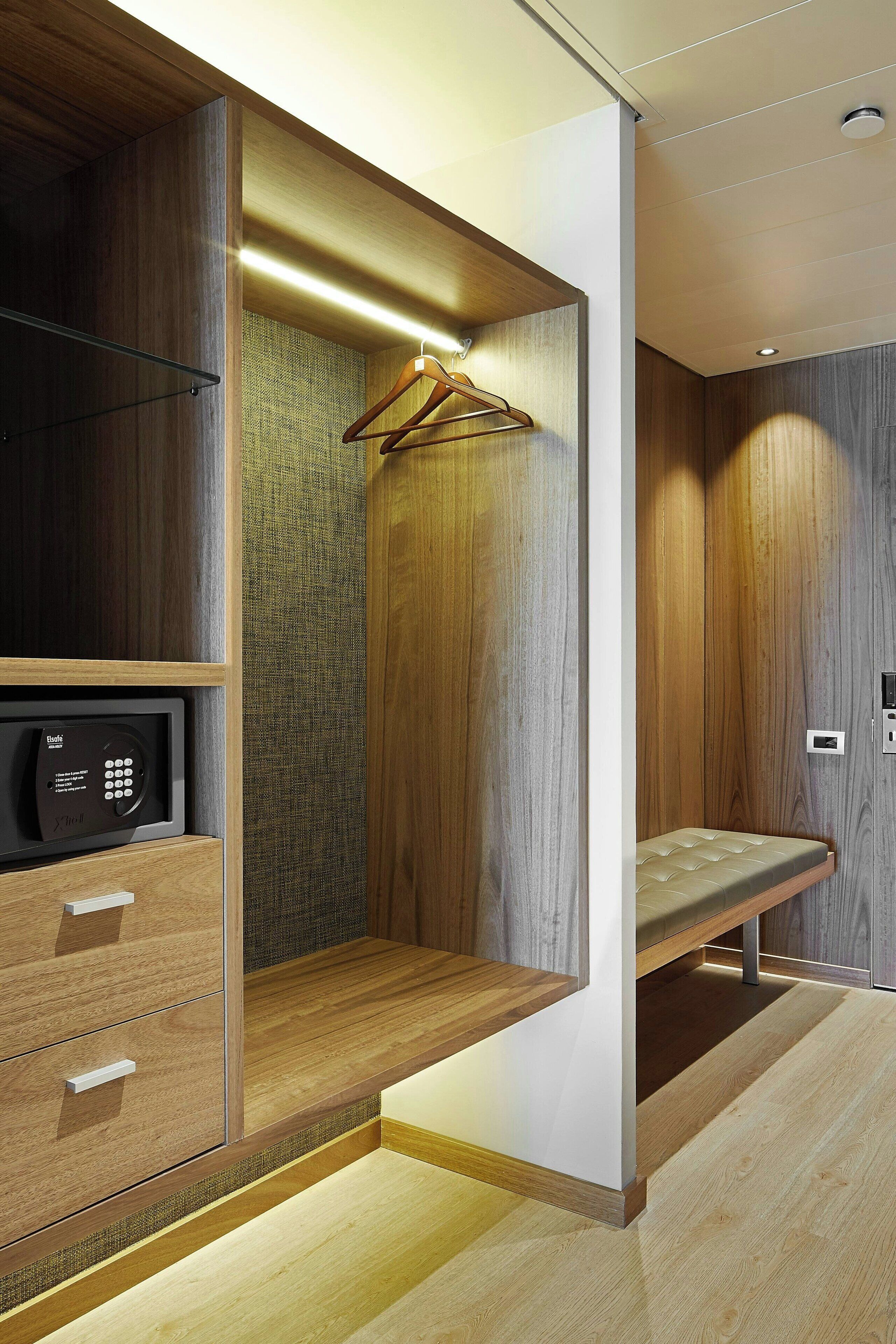 superior room, 2 single beds, non smoking | egyptian cotton sheets, down duvets, memory-foam beds, minibar