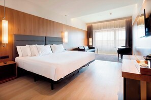 Egyptian cotton sheets, down duvets, memory-foam beds, minibar - AC Hotel Diagonal L'Illa by Marriott (Barcelona)