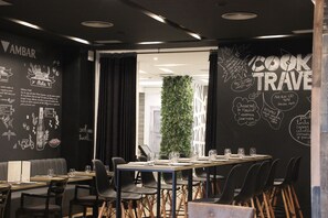 酒吧（店内）