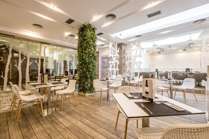 Mittagessen und Abendessen, internationale Küche