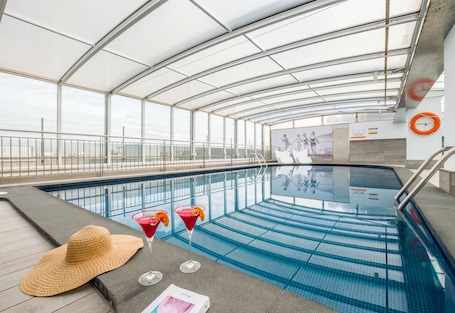 Indoor pool, outdoor pool, sun loungers