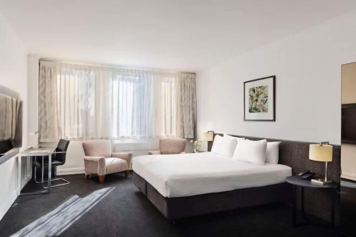 1 bedroom, in-room safe, desk, iron/ironing board