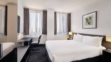 Snug | In-room safe, desk, iron/ironing board, free WiFi