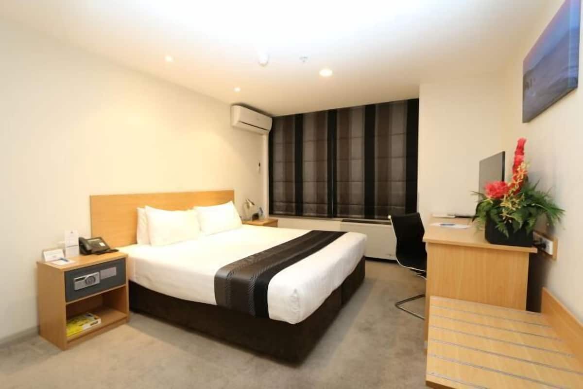 In-room safe, desk, iron/ironing board, WiFi (free)