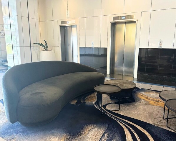 Lobby sitting area - Edit Auckland Central (Auckland)