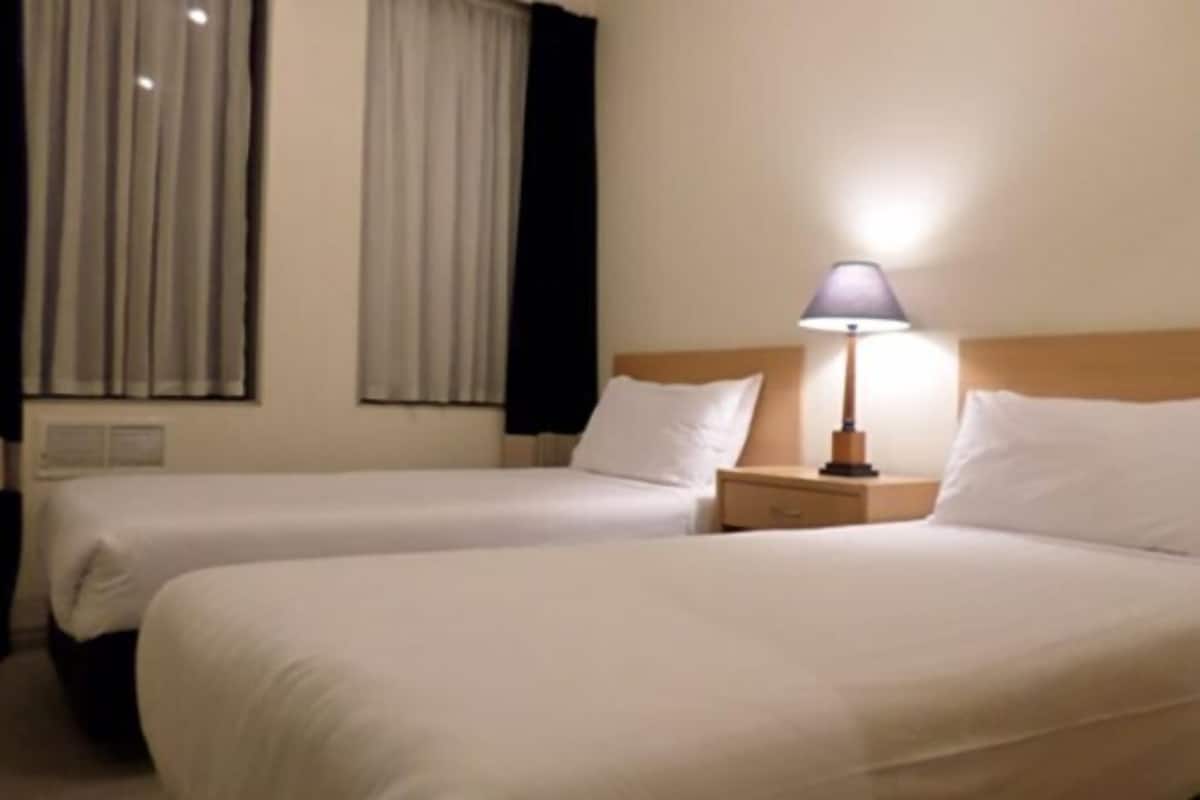 1 bedroom, in-room safe, desk, iron/ironing board