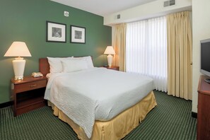 1 dormitorio, ropa de cama de alta calidad, escritorio