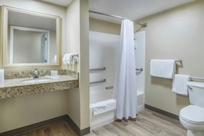 In-room safe, desk, iron/ironing board, free WiFi
