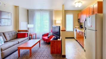 Suite, 2 Bedrooms, Non Smoking | Living area