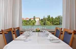 Breakfast, lunch, dinner served; Mediterranean cuisine 