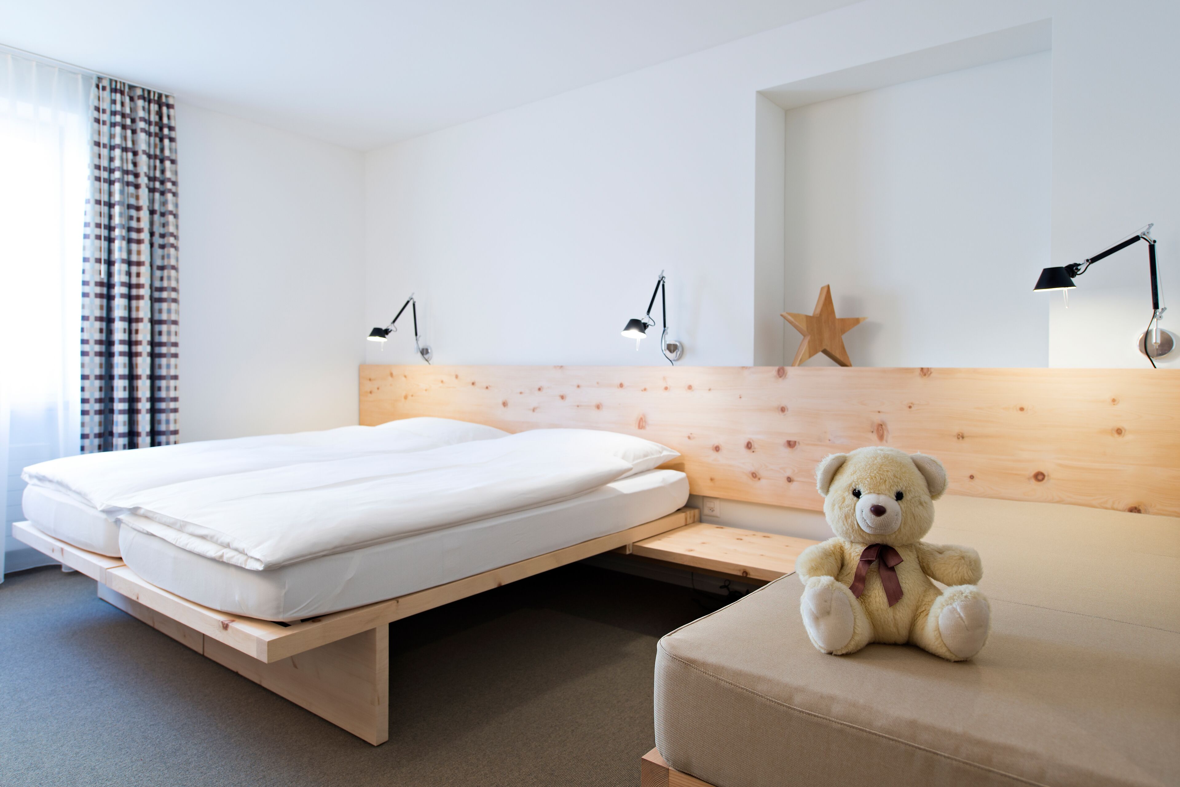 comfort plus | in-room safe, desk, soundproofing, free wifi