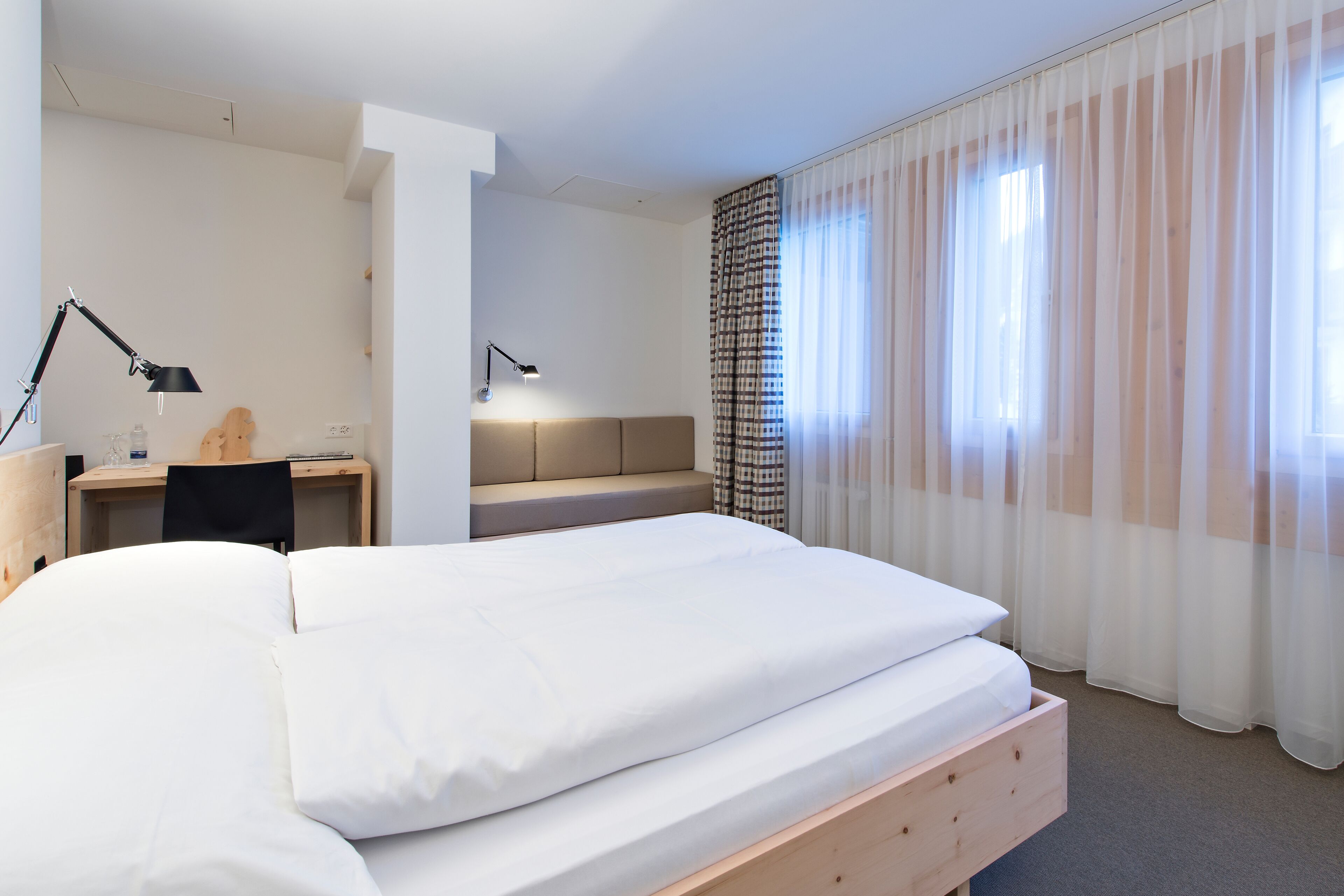 comfort plus | in-room safe, desk, soundproofing, free wifi