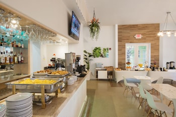 Free daily full breakfast at President Hotel