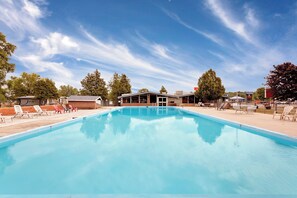 Seasonal outdoor pool