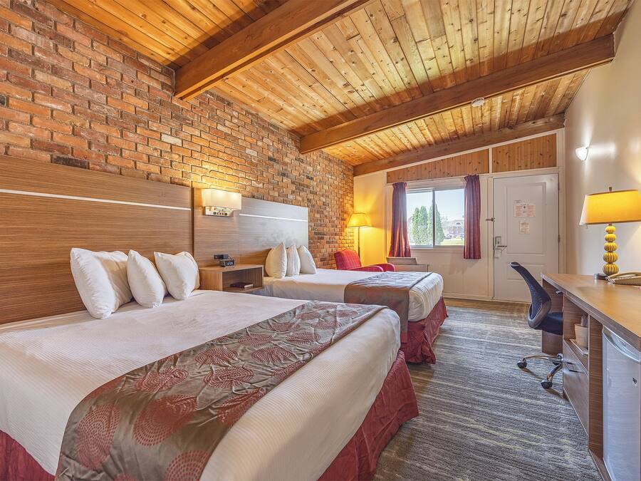 Ropa de cama de alta calidad y escritorio