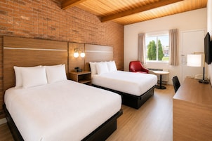 Ropa de cama de alta calidad y escritorio