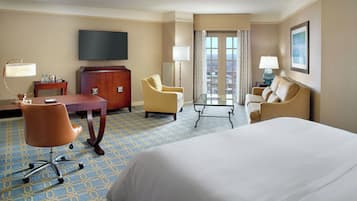 Junior Suite, 1 King Bed with Sofa bed, Courtyard View | Premium bedding, pillow-top beds, in-room safe, desk