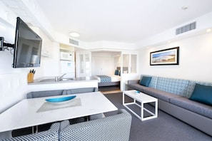 Flat-screen TV, DVD player - Ramada Resort by Wyndham Golden Beach (Golden Beach)