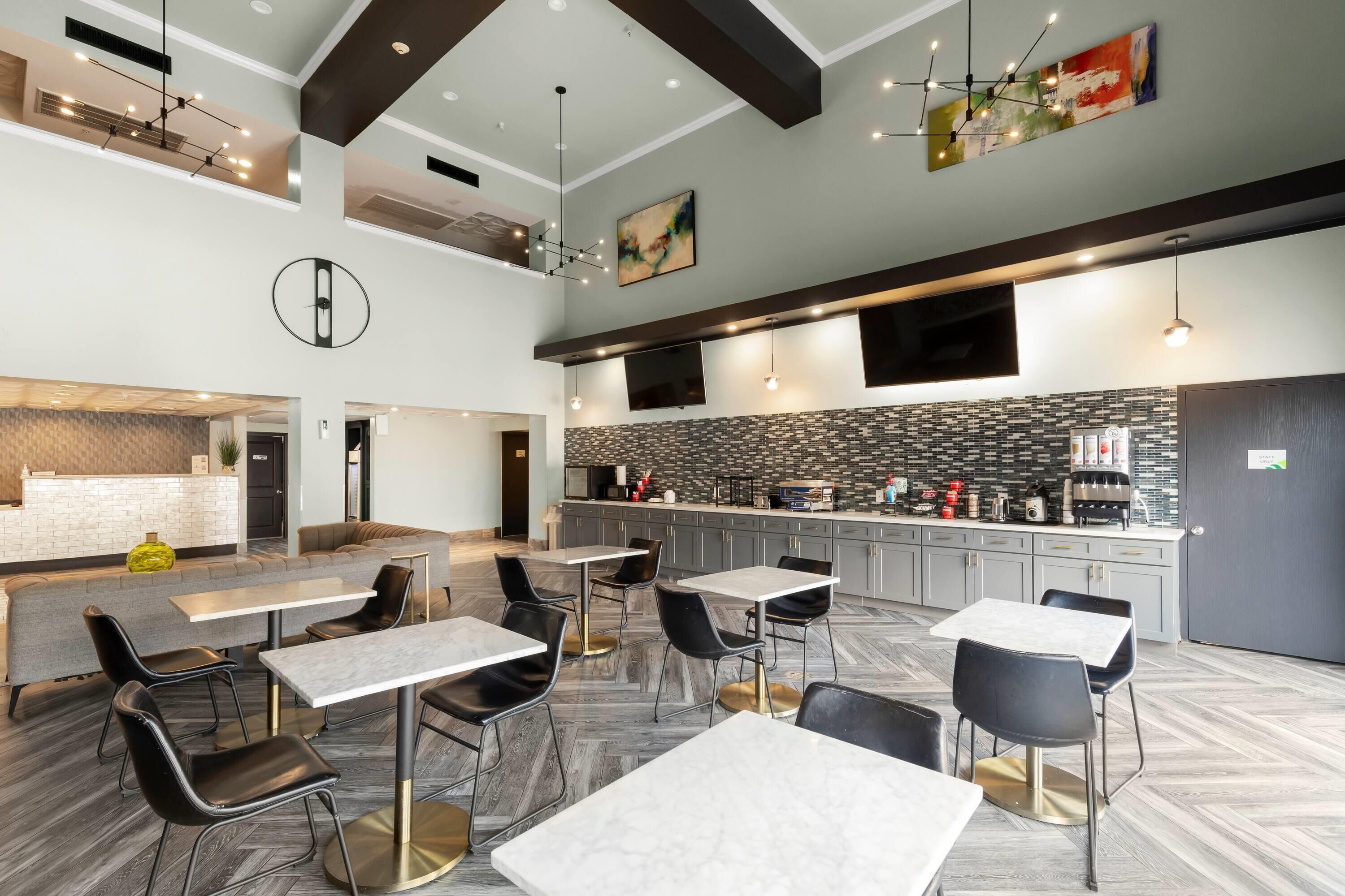 free daily continental breakfast