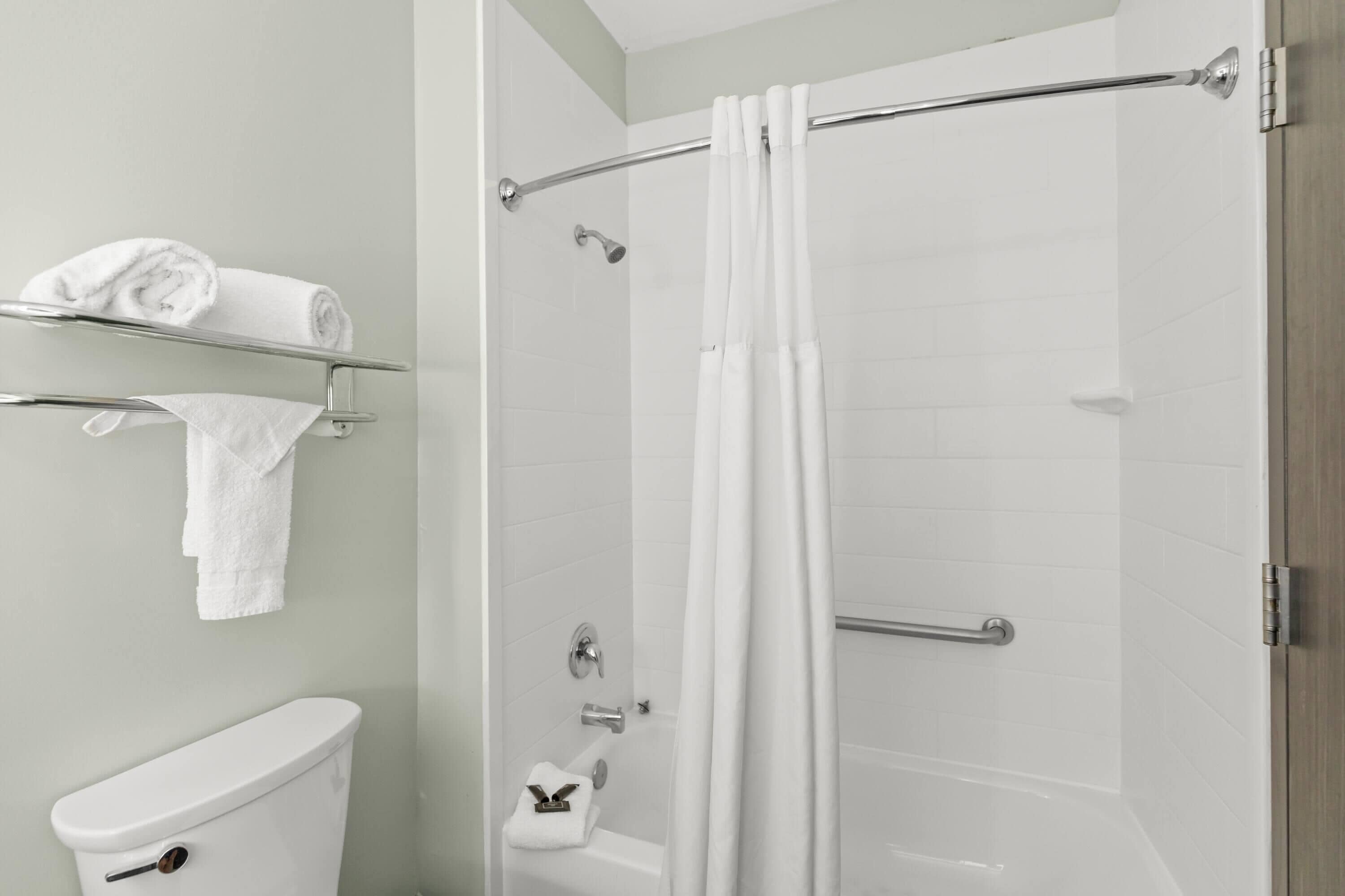 room, 1 king bed, non smoking | in-room safe, individually decorated, individually furnished, desk